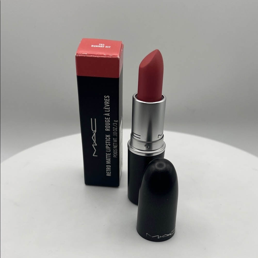 MAC Cosmetics Lipstick - Runway Hit